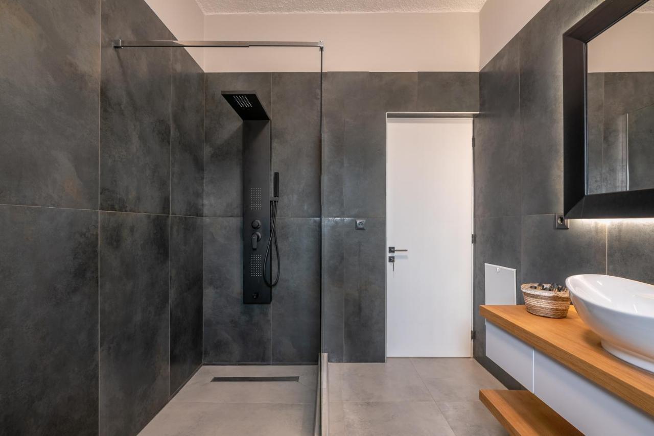 Alexandros Luxury House Villa ฟาลาซาร์นา ภายนอก รูปภาพ