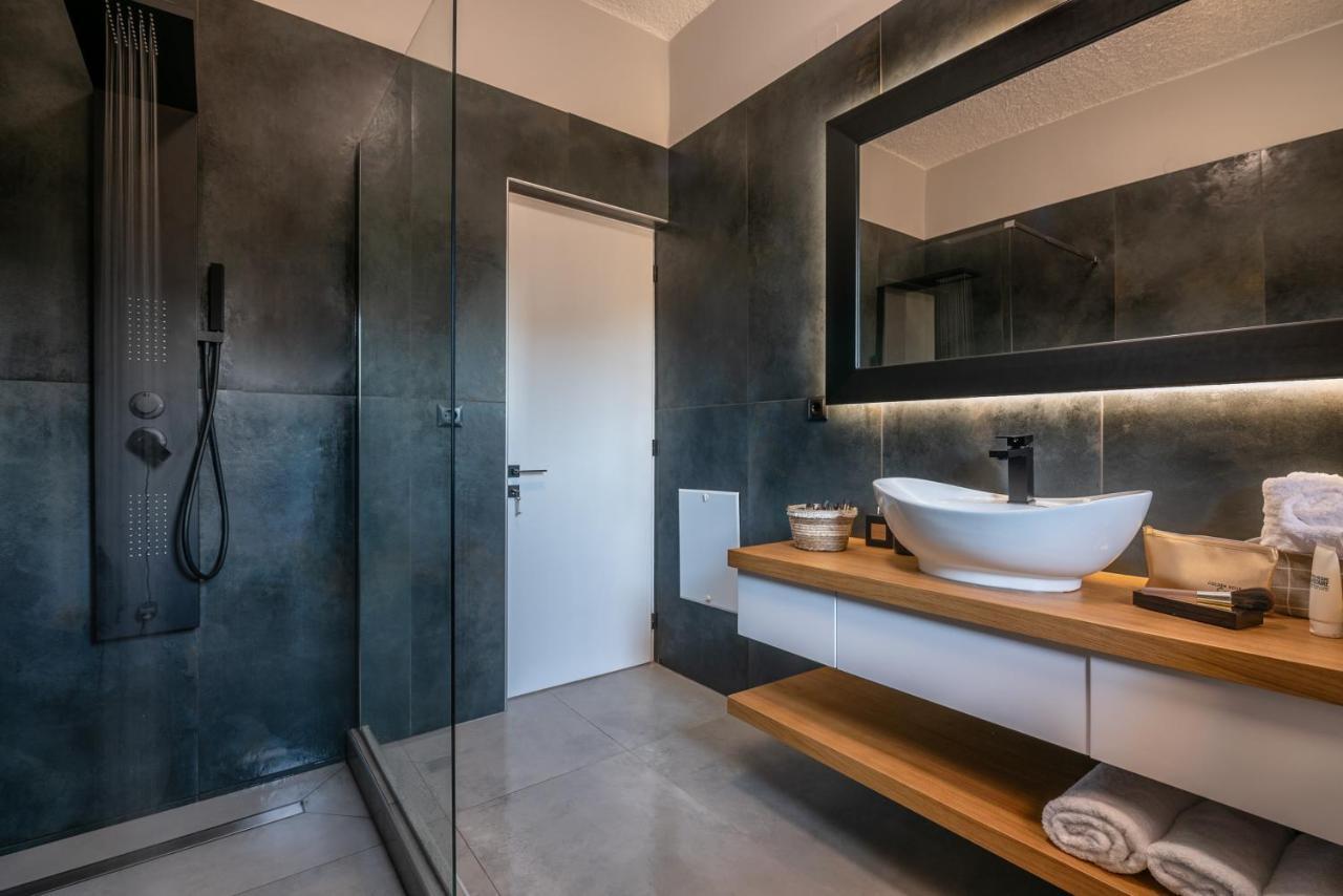 Alexandros Luxury House Villa ฟาลาซาร์นา ภายนอก รูปภาพ